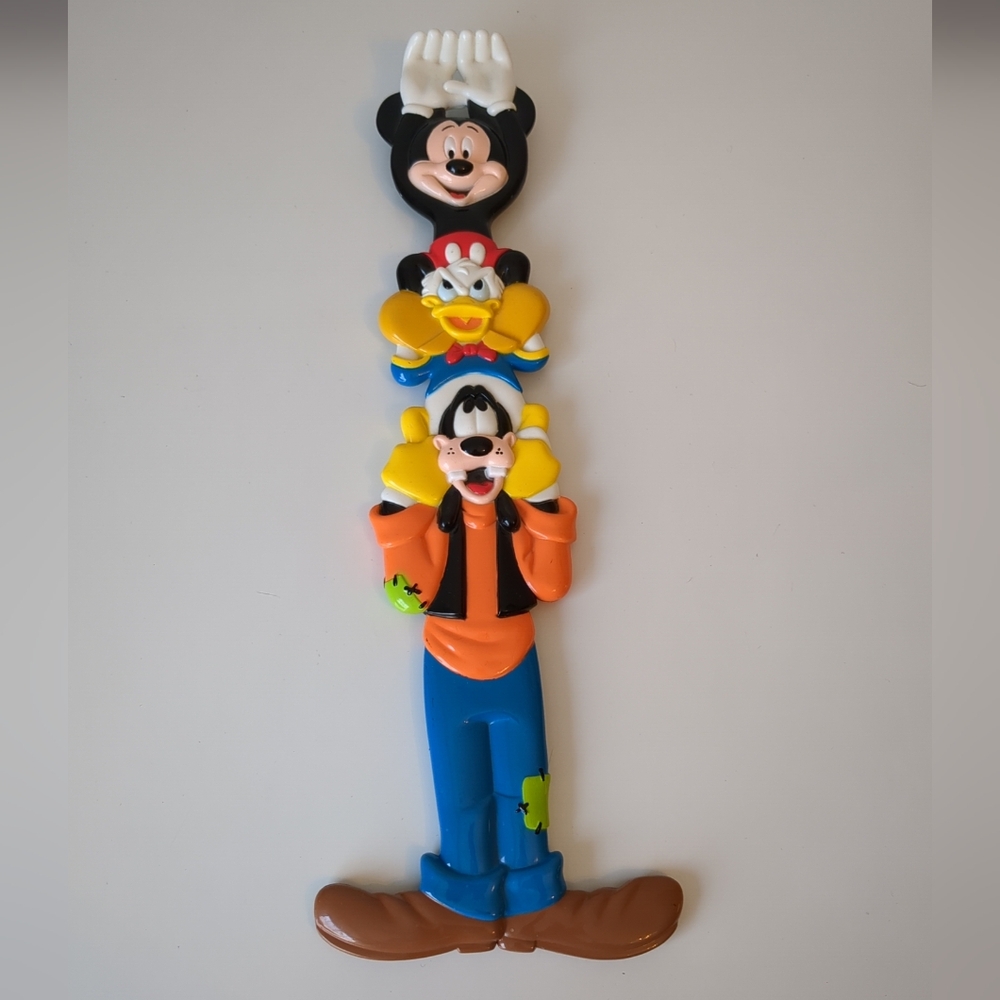 Vintage Walt Disney World Souvenir Back Scratcher Mickey Donald Goofy 15"